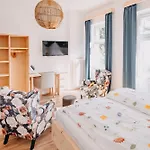 Arabella Garni Hotel 3*