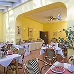Arabella Garni Hotel 3*