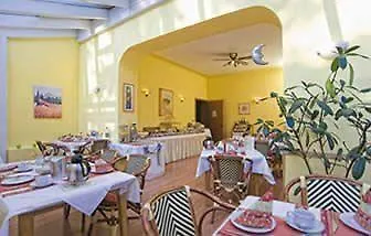 Arthotel Arabella Hotell 3*